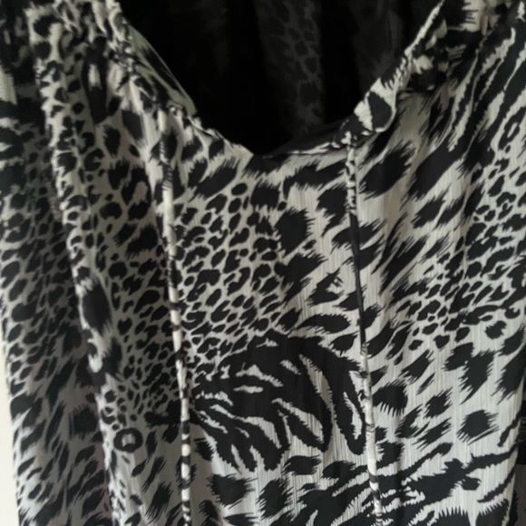 Fashion Bug Black and White Patterned Blouse - Picture 2 of 4